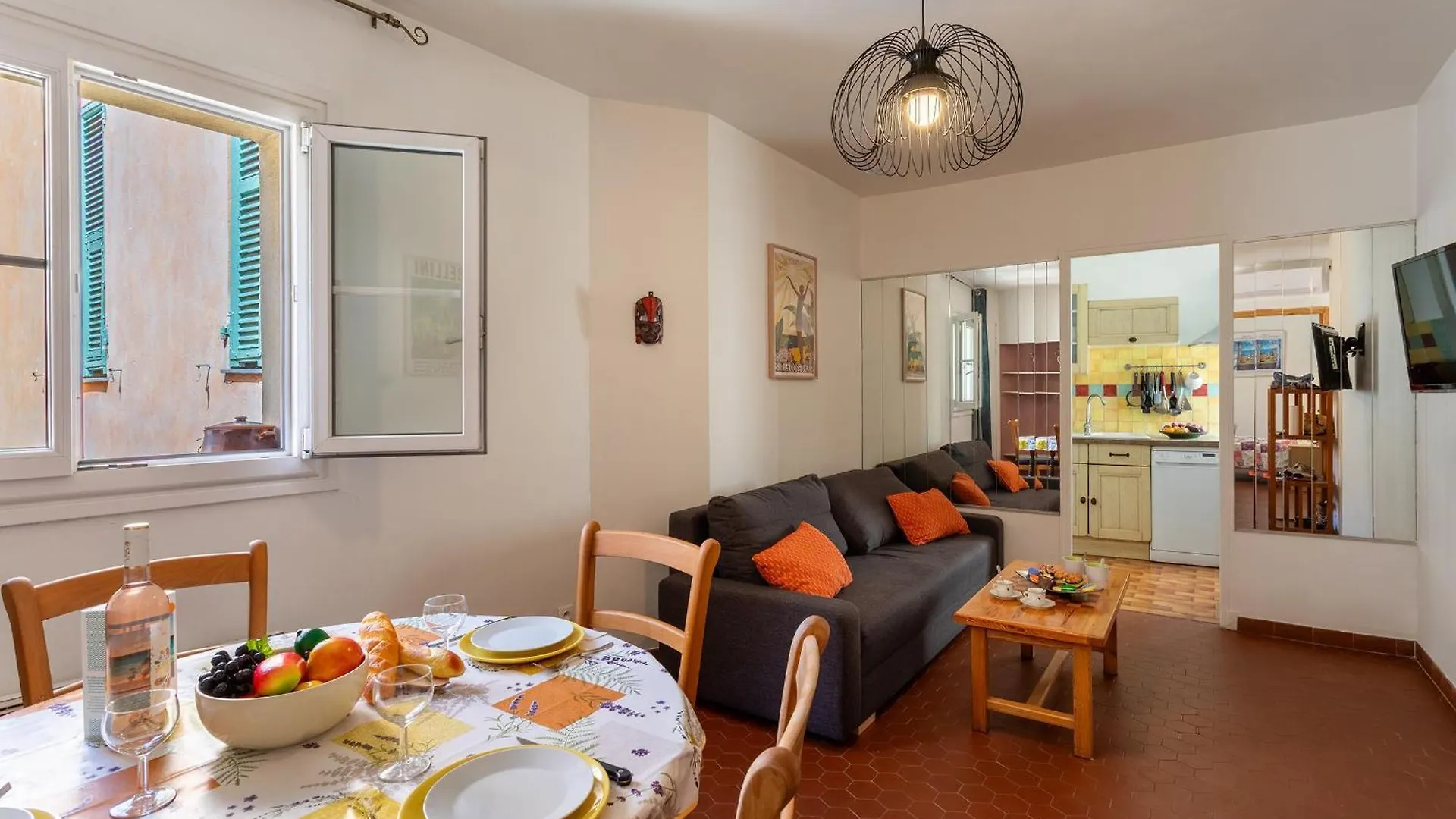 Vue Rossetti Ap4465 By Riviera Holiday Homes Nizza
